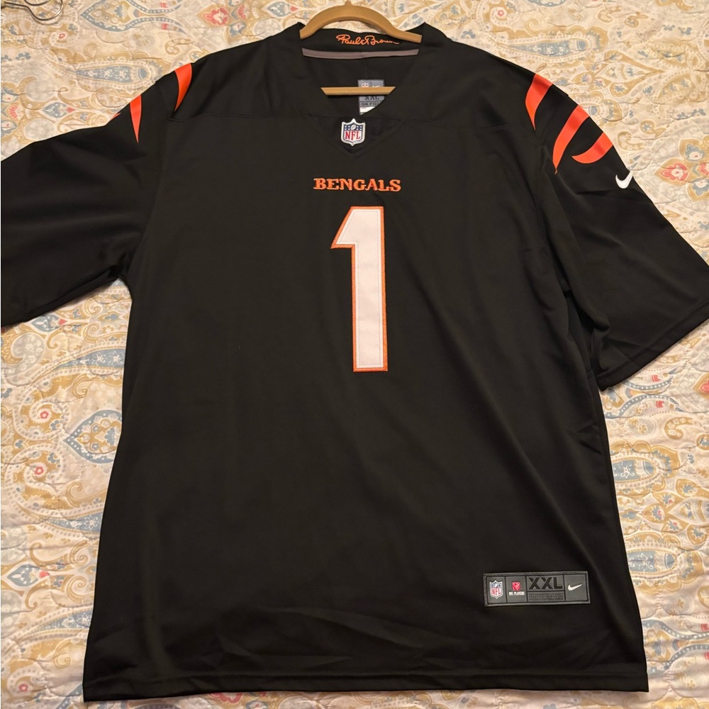 Nike Men's Black and Orange Bengals Jersey